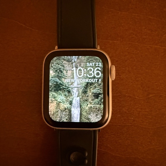 Apple Watch Series 4 40mm Silver Aluminum With Coach Wrist Band PreOwned